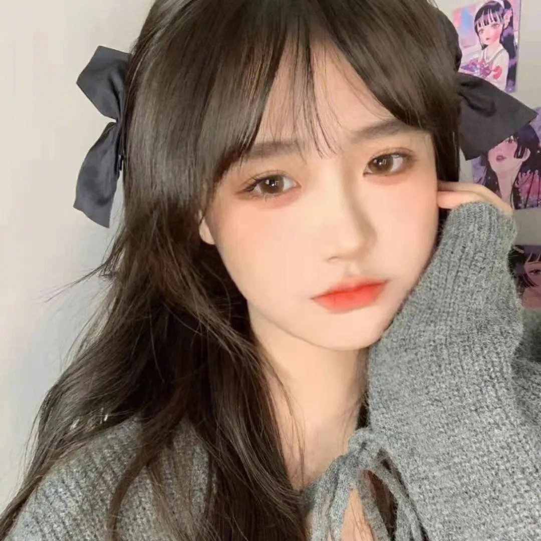 坐推土机的少女